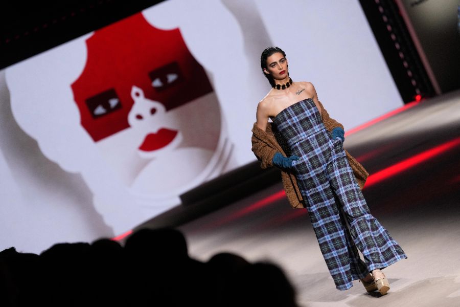 <p>Седмица на модата в Мадрид - Custo Barcelona представи нова колекция.</p>