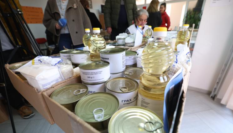 консерви - 1,2 млн. консерви не стигнаха до бедните