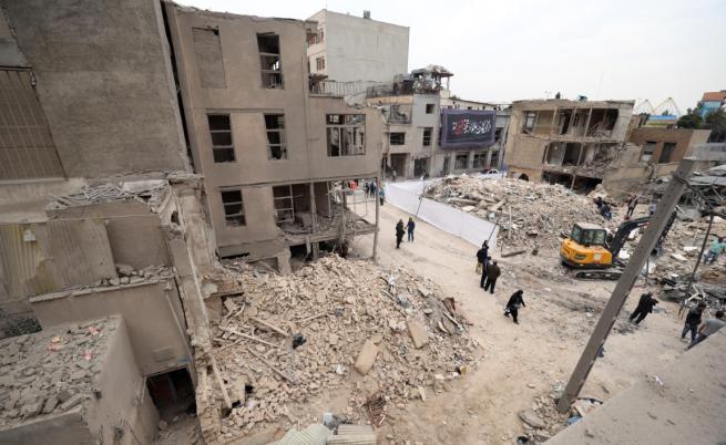 Израел нанесе десетки удари срещу Техеран