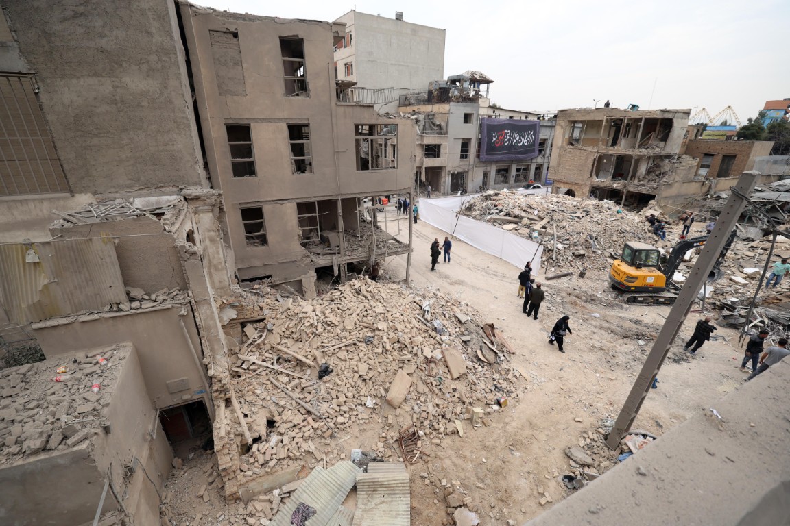 Израел нанесе десетки удари срещу Техеран