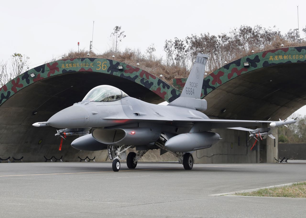 Тайван ще получи изтребители F-16V още тази година