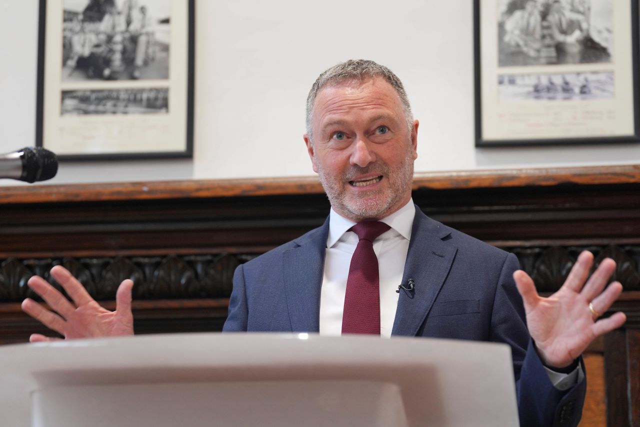 Британски министър: Няма доказателства, че Иран насочва ракети срещу Европа