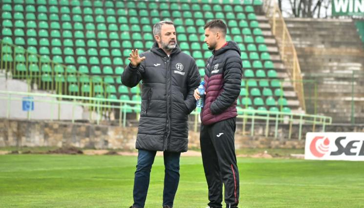 Футбол - Локомотив Пд стопира Ботев Враца за Топ 8