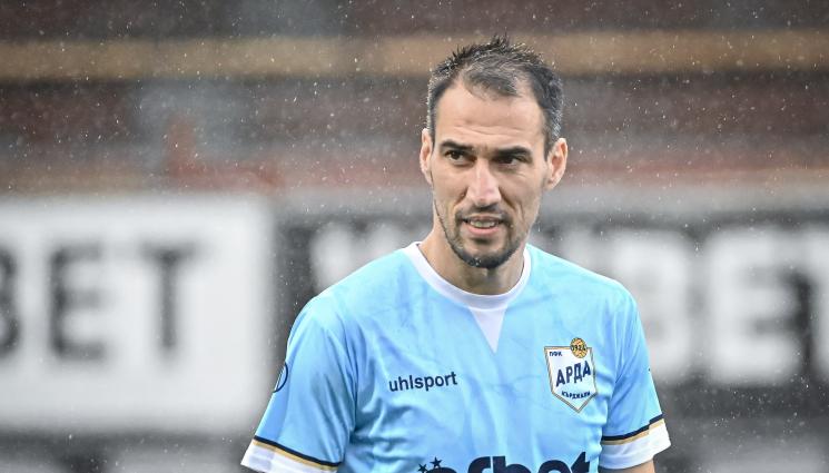 Футбол - Попето сложил край на кариерата си?