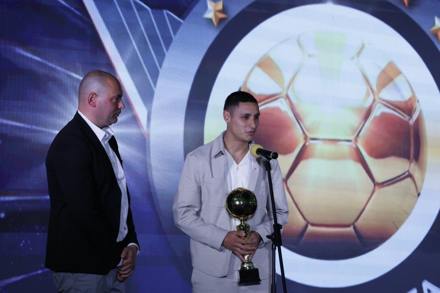 Футболист на Годината1