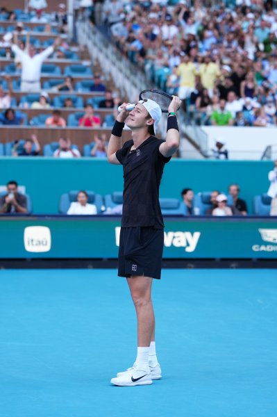 Карлос Алкарас Себастиан Корда1