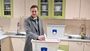 Роберт Голоб