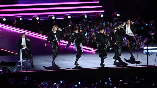 BTS блокираха Сеул с историческо завръщане на живо: „BTS 2.0 тепърва започва“