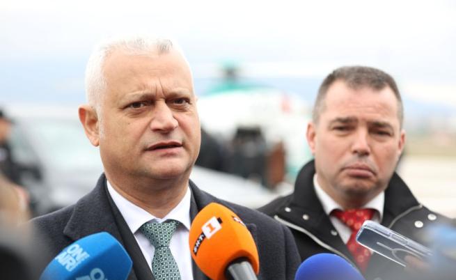 Вътрешният министър: В България няма мигрантска вълна заради войната в Близкия изток