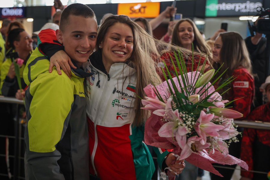 Лора Христова се завърва в България след Зимните олимпийски игри1