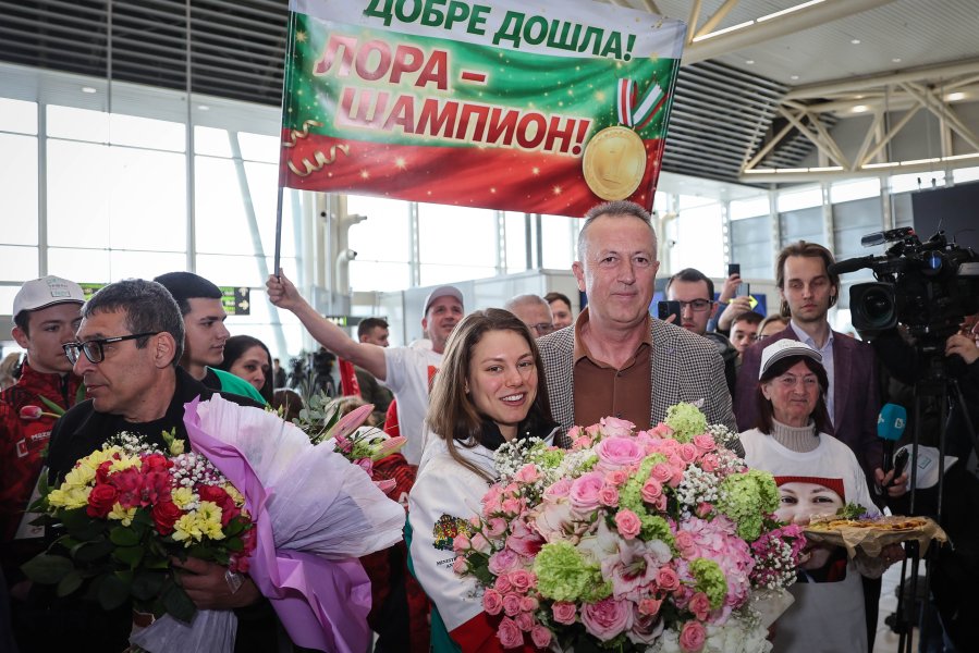 Лора Христова се завърва в България след Зимните олимпийски игри1