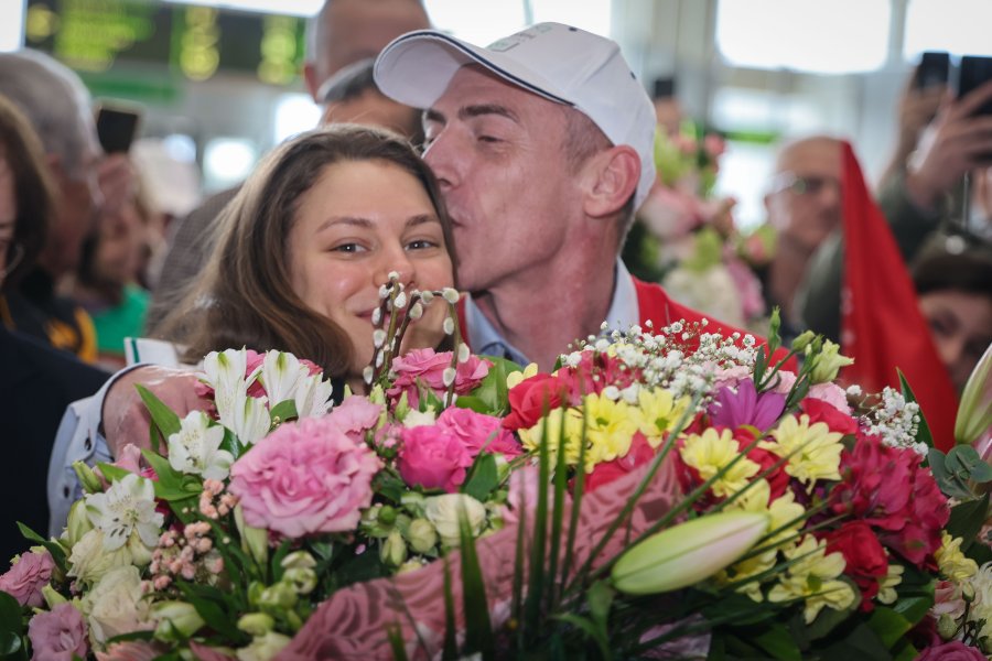 Лора Христова се завърва в България след Зимните олимпийски игри1