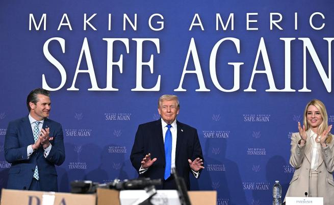 „Ти каза: „Хайде да го направим“ – Тръмп обвини Хегсет за войната в Иран