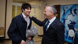 Министър Илиев награди Никола Цолов с 25 000 евро