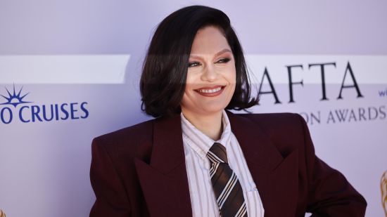Jessie J:„Мислех, че си счупих врата“, след като беше хоспитализирана