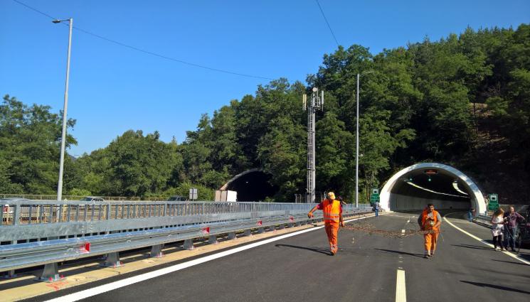 тунели - Хеликоптерна площадка при всеки голям тунел