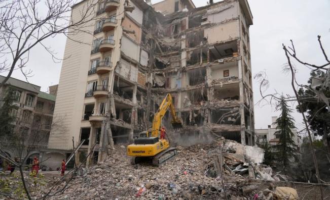 Ескалацията продължава: Иран удари Израел и бази на САЩ в региона