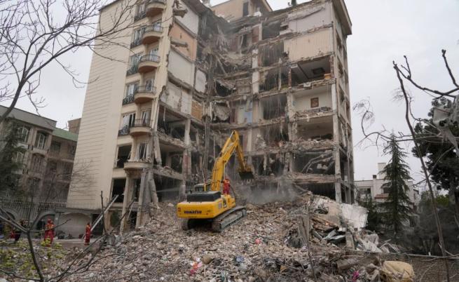 Ескалацията продължава: Иран удари Израел и бази на САЩ в региона