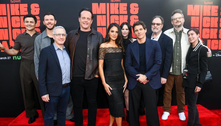 ейса гонзалес - КЪДЕ Е ГРИШО? Ейса Гонсалес пак се появи сама на червения килим! (СНИМКИ)