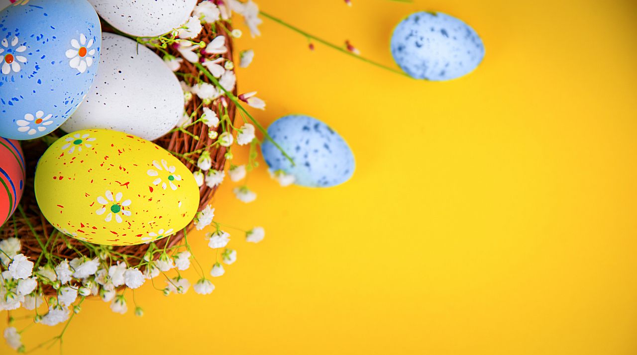 <p><strong>Размер и вид</strong></p>

<p>Най-добре е да изберете средни или големи яйца с еднакъв размер - те се готвят равномерно.</p>