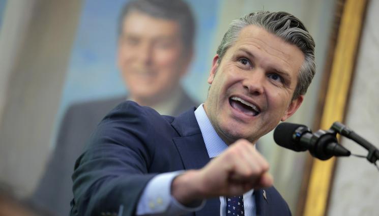 Пийт Хегсет - Пийт Хегсет: САЩ трябва да преговарят с бомби!