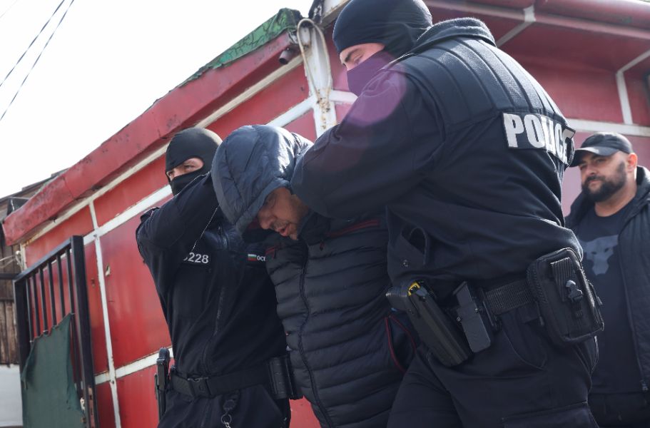 <p>Полицейска акция срещу купения вот в София.</p>