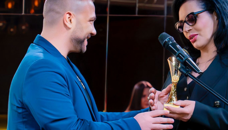 ь - Славка Калчева смени „Бяла роза“ с рок