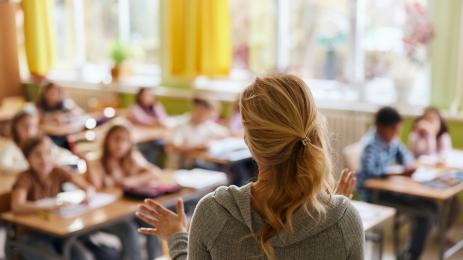 учителка училище