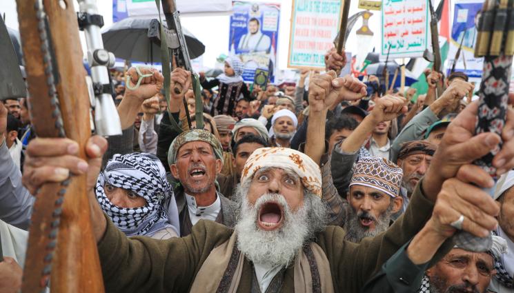 хуси - Йеменските хуси заплашиха с нови атаки в Червено море