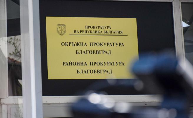 Задържаха ученик за грабеж и побой