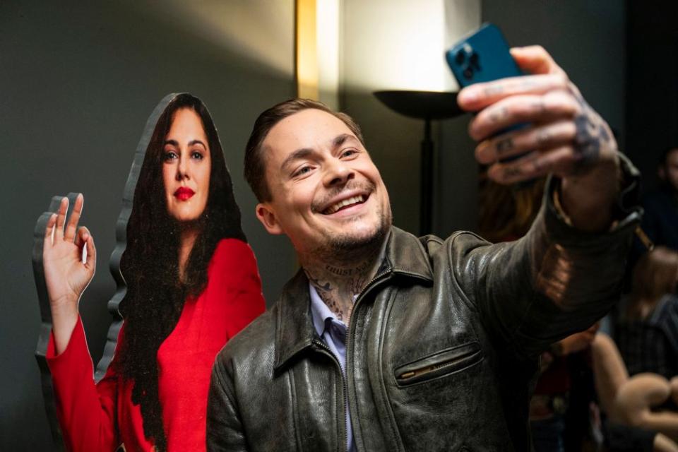 Взимай парите и бягай