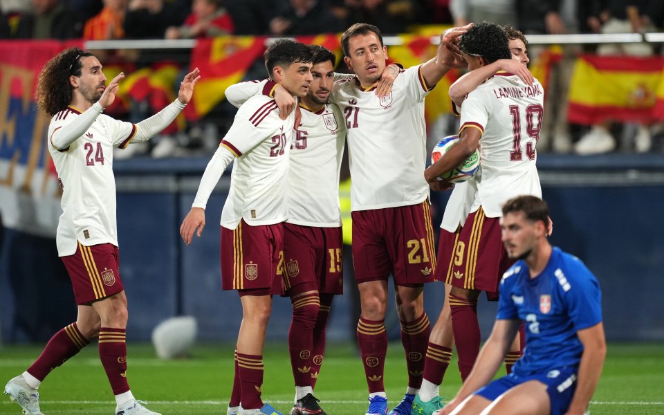 С доминантен футбол Испания не остави шанс на Сърбия