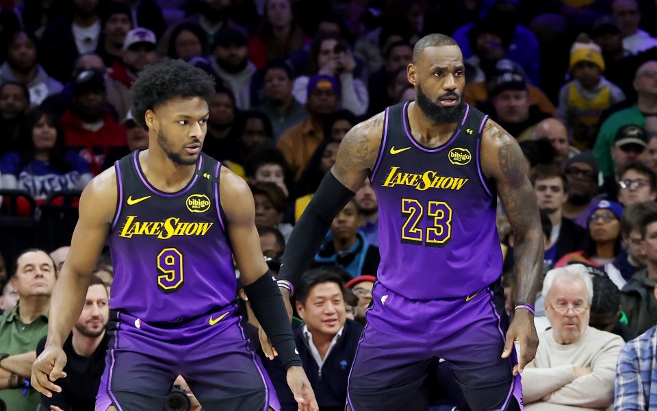 ЛеБрон и Брони пренаписаха историята при успех на Лейкърс над Хюстън