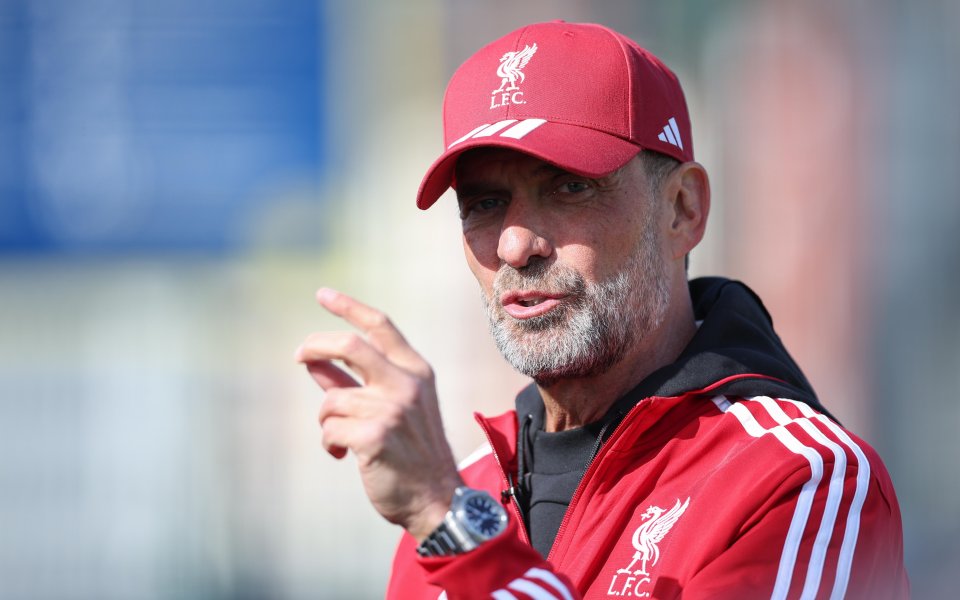 Юрген Клоп се завърна на пейката на Ливърпул (снимки)
