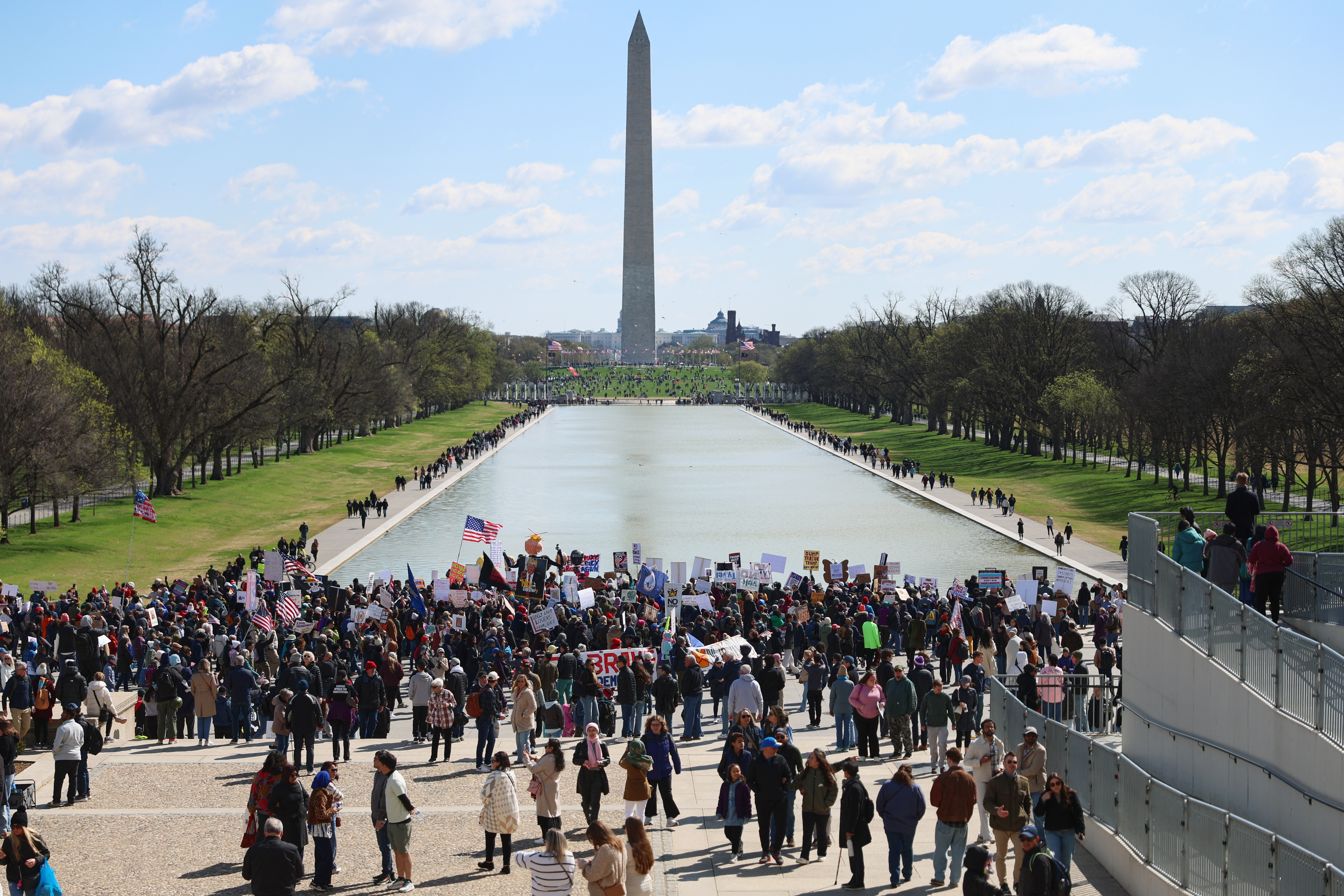 Протестите срещу президента на САЩ Доналд Тръмп