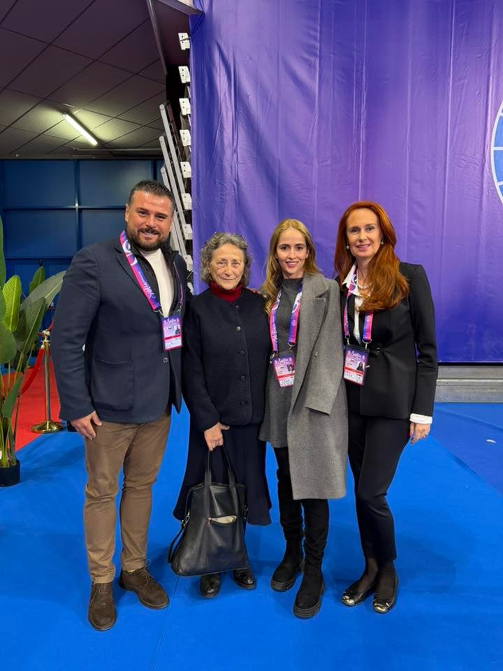 Слав Петков Нешка Робева