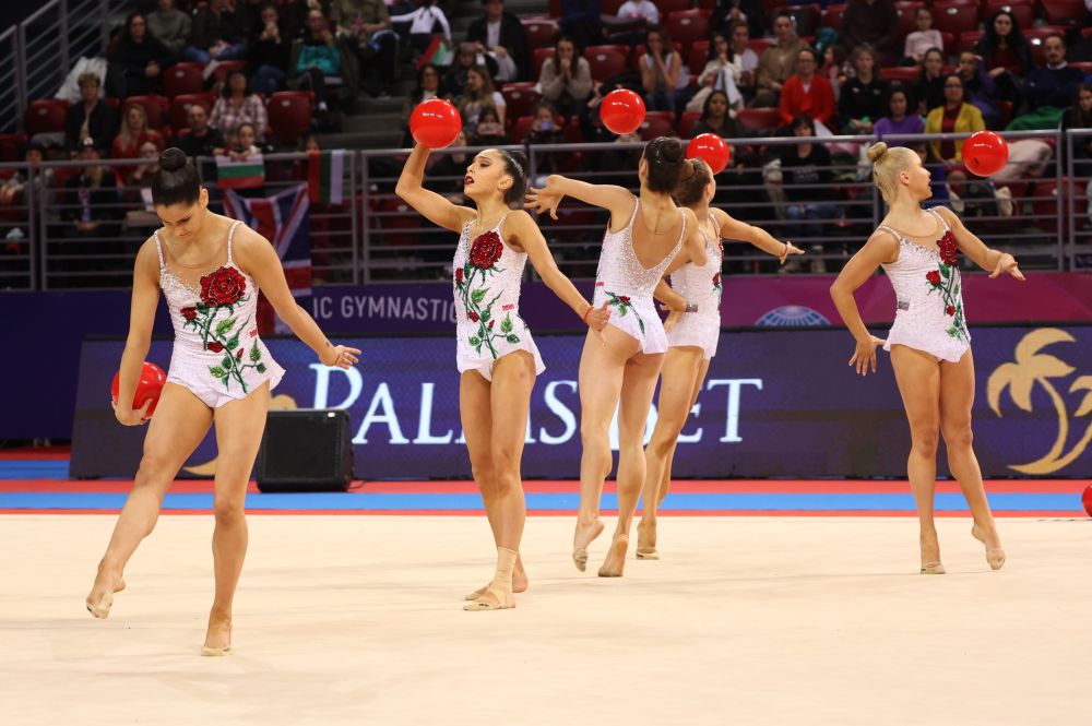 Ансамбълът на България по художествена гимнастика