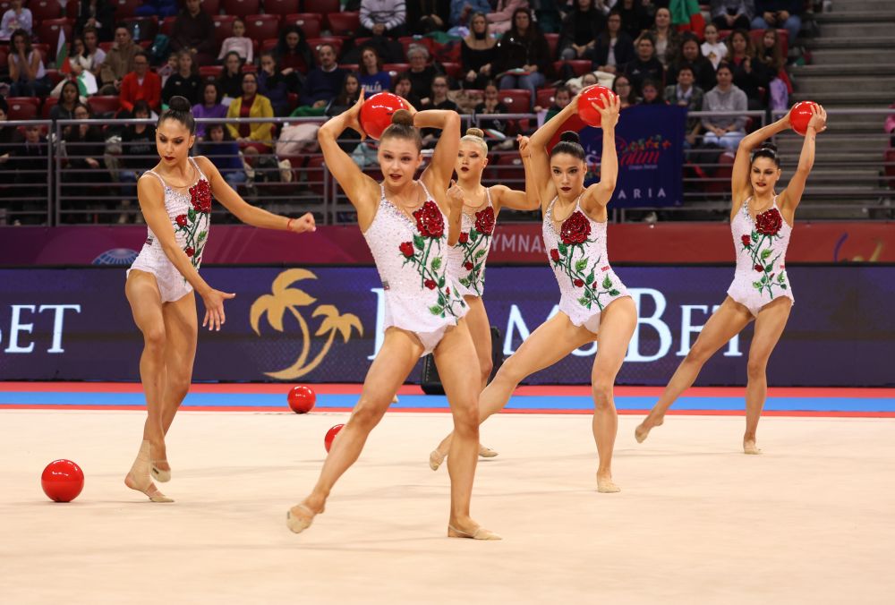 Ансамбълът на България по художествена гимнастика