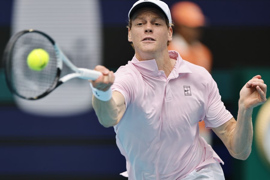 Иржи Лехечка Яник Синер1