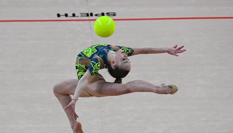 Стилияна Николова - Прекрасна Стили грабна среброто на топка