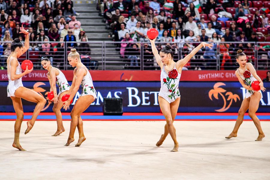 <p>Финалите на отделните уреди на Световната купа по художествена гимнастика.</p>