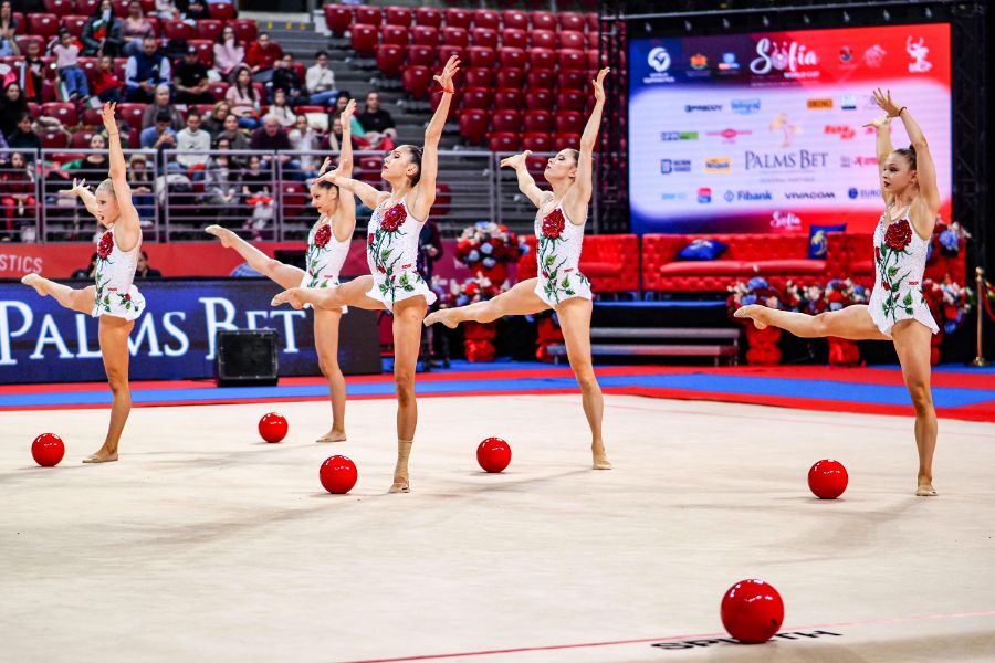 <p>Финалите на отделните уреди на Световната купа по художествена гимнастика.</p>