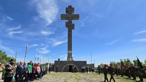 Връх Околчица Ден на Ботев Всенародно поклонение