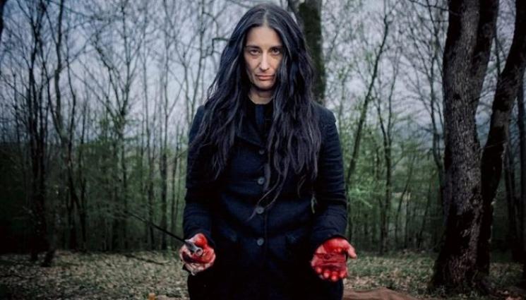 д - Майката на Мамника влиза в затвора