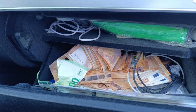 в - Иззеха над 10 000 евро при акция срещу съмнения за купуване на гласове