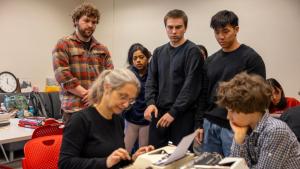 Преподавател в щатски колеж въведе пишещи машини, за да ограничи използването на ChatGPT