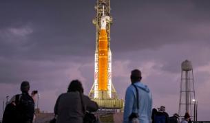 <p>Критичните 40 минути, в които НАСА ще загуби връзка с &bdquo;Артемис II&ldquo;</p>