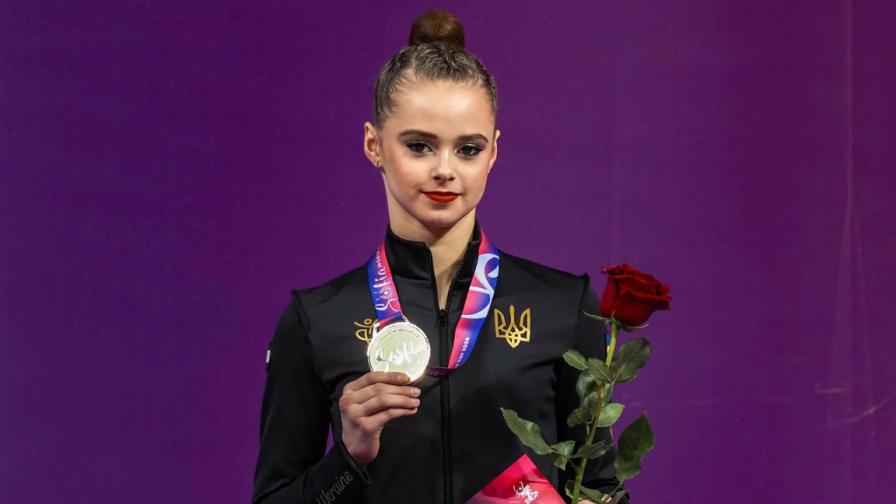 Скандал в София, руска гимнастичка обърна гръб на флага на Украйна