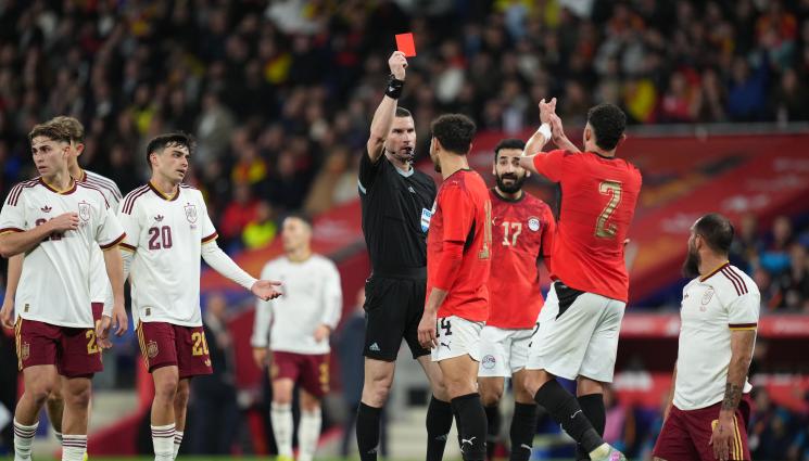 Испания Египет - Кабаков изгони египтянин