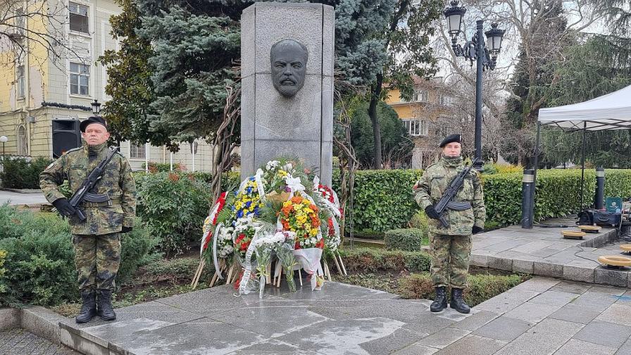 Паметник на Стефан Стамболов в Пловдив